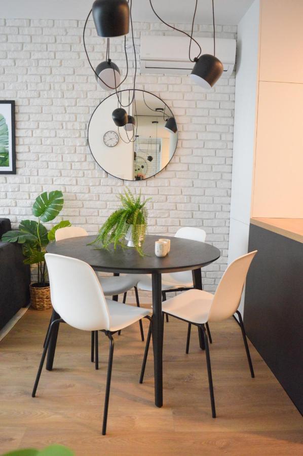 The Black & White Oasis Belgrad Exterior foto